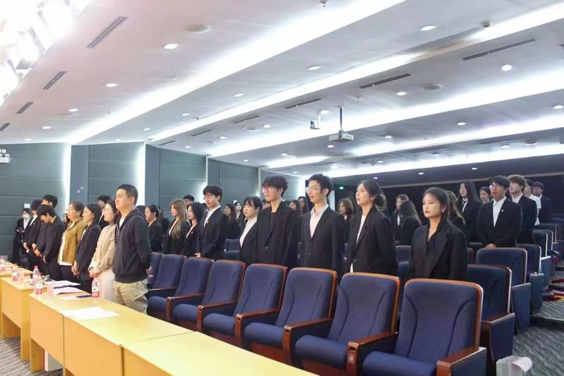 凯歌而行 不以山海为远